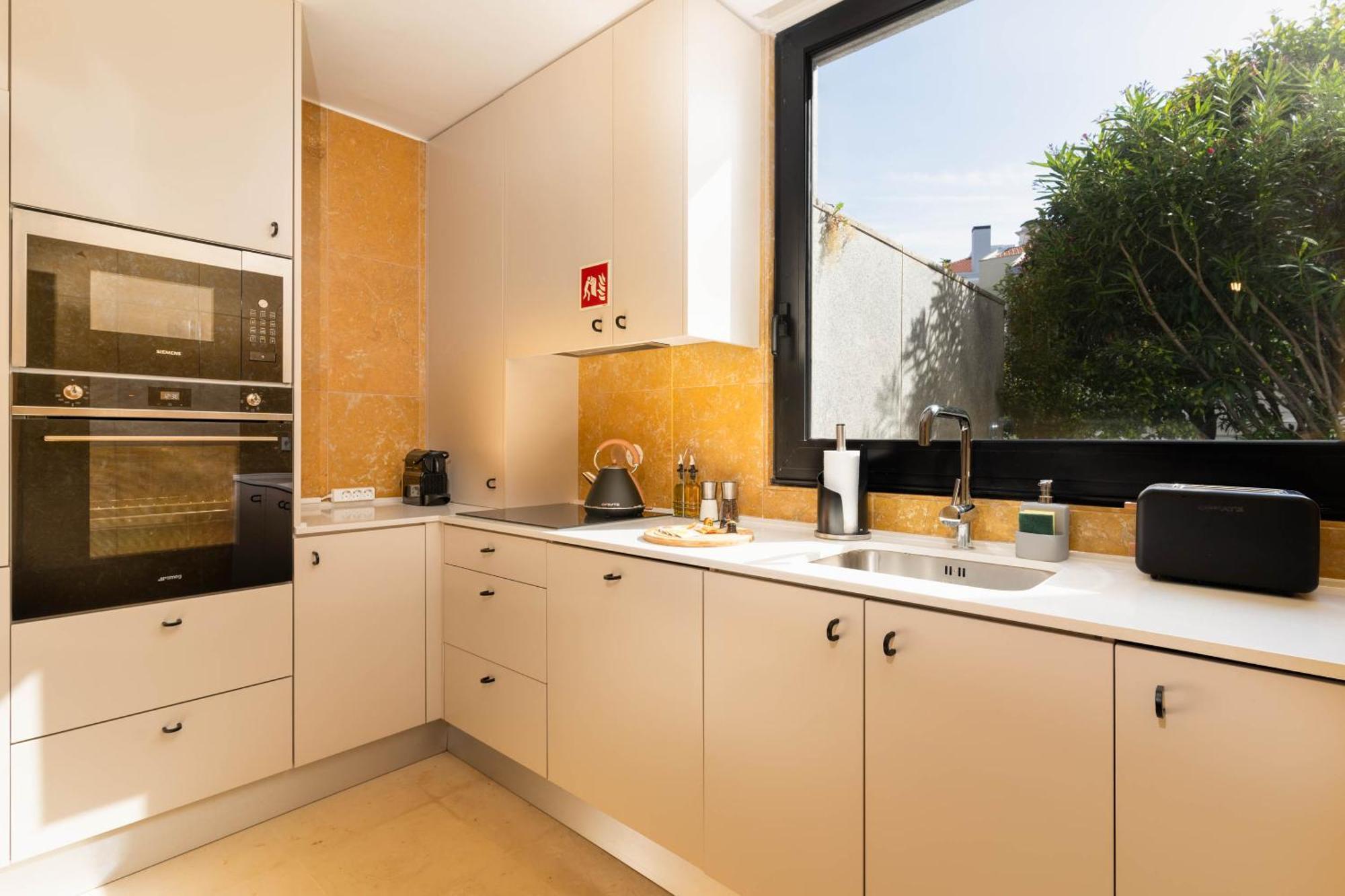 Limehome Lisbon Rua Eca De Queiroz ภายนอก รูปภาพ